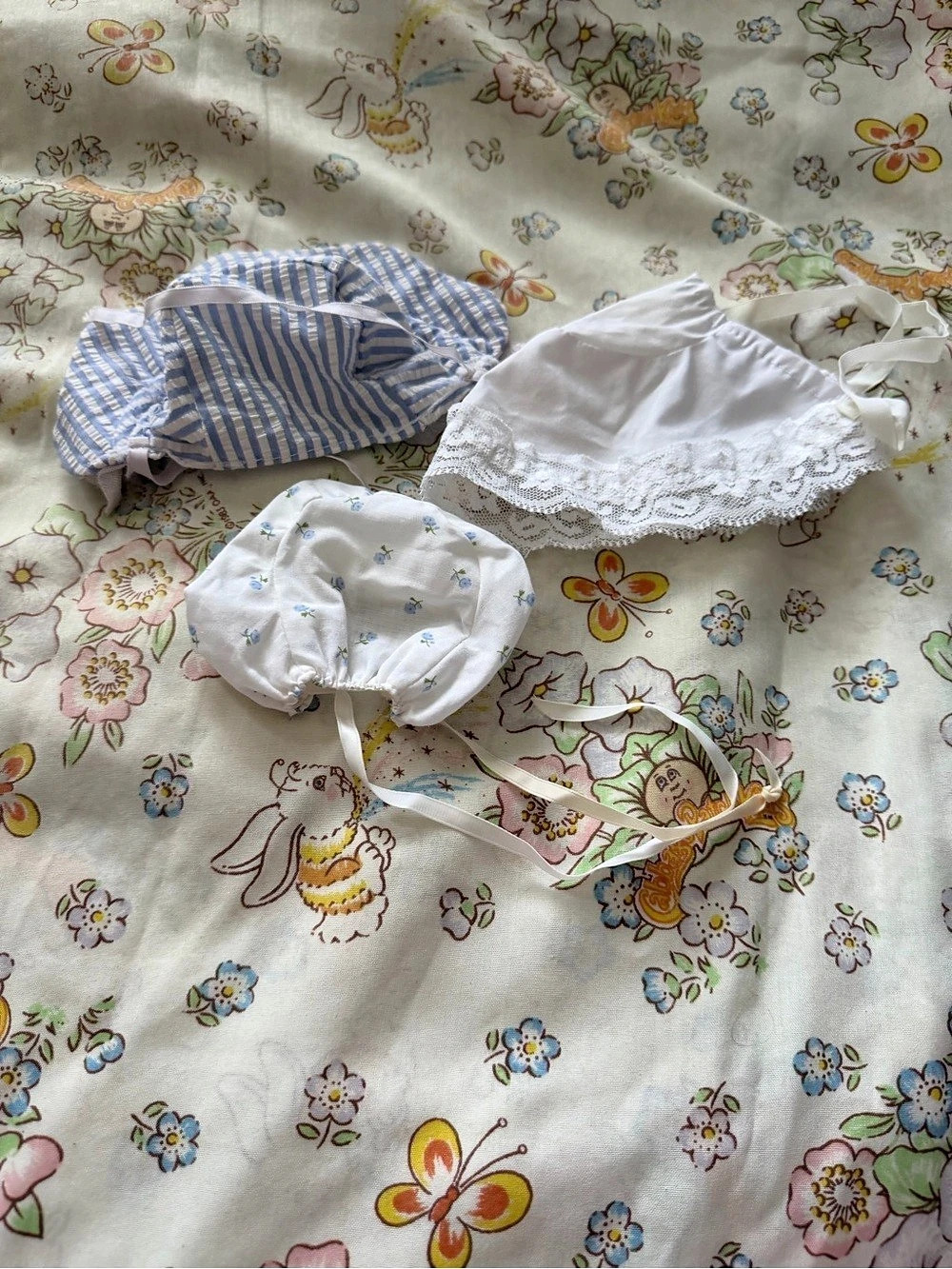 CPK bonnet lot of three